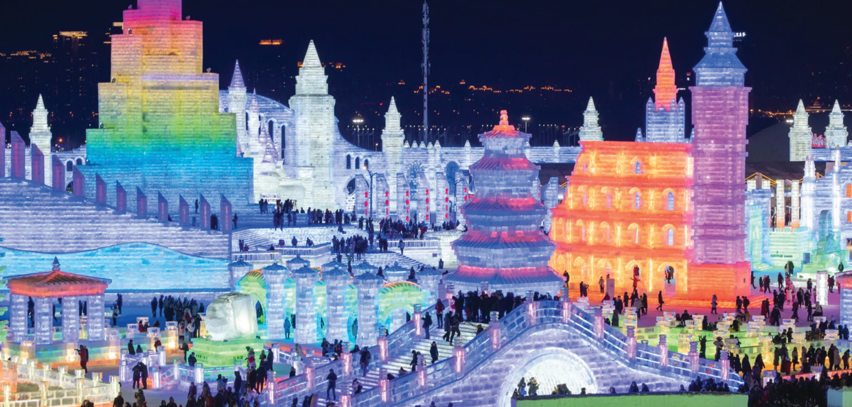 Binaan ais berwarna-warni di festival Harbin